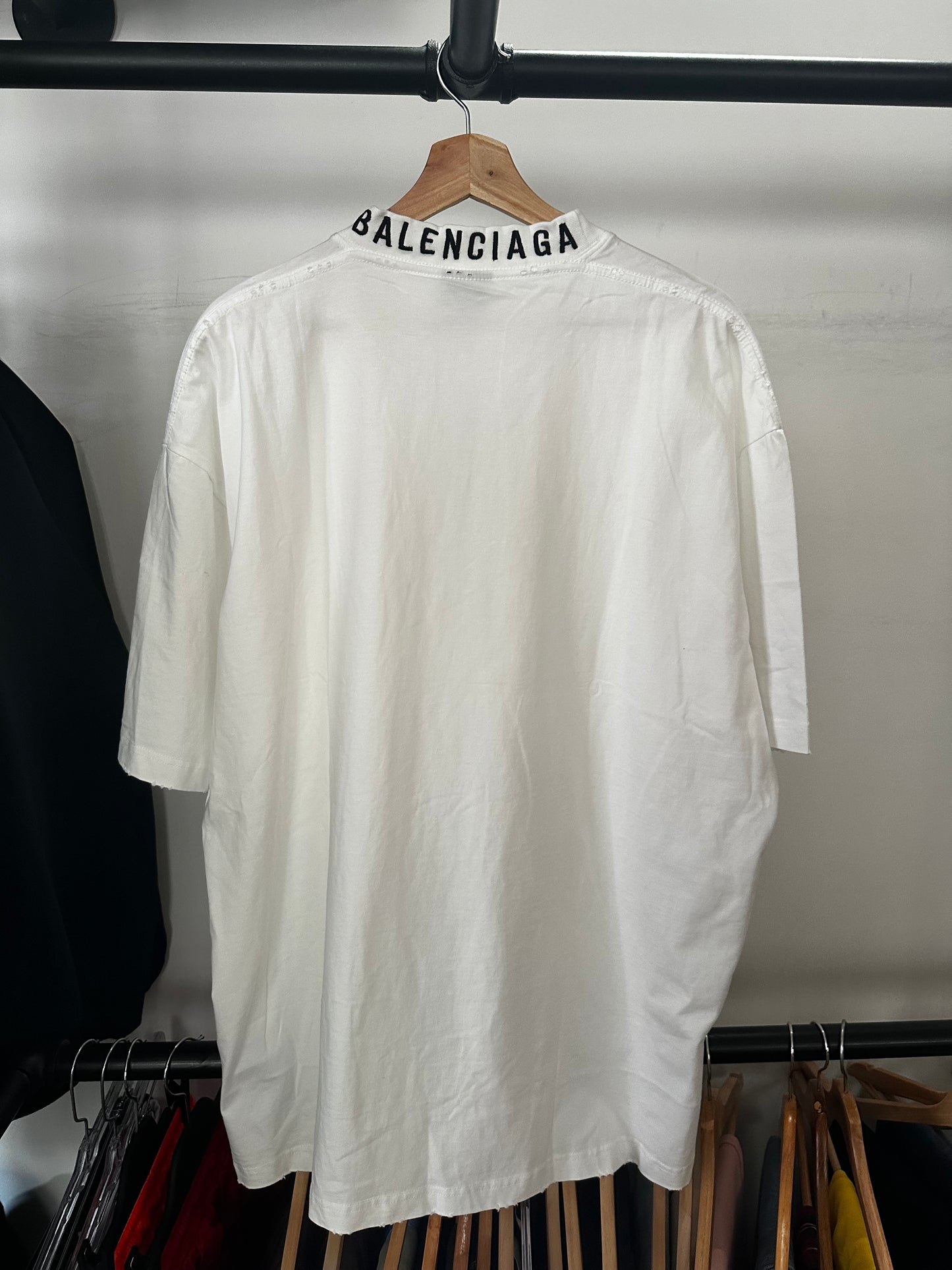 Balenciaga Neck Embroidery Tee (3)