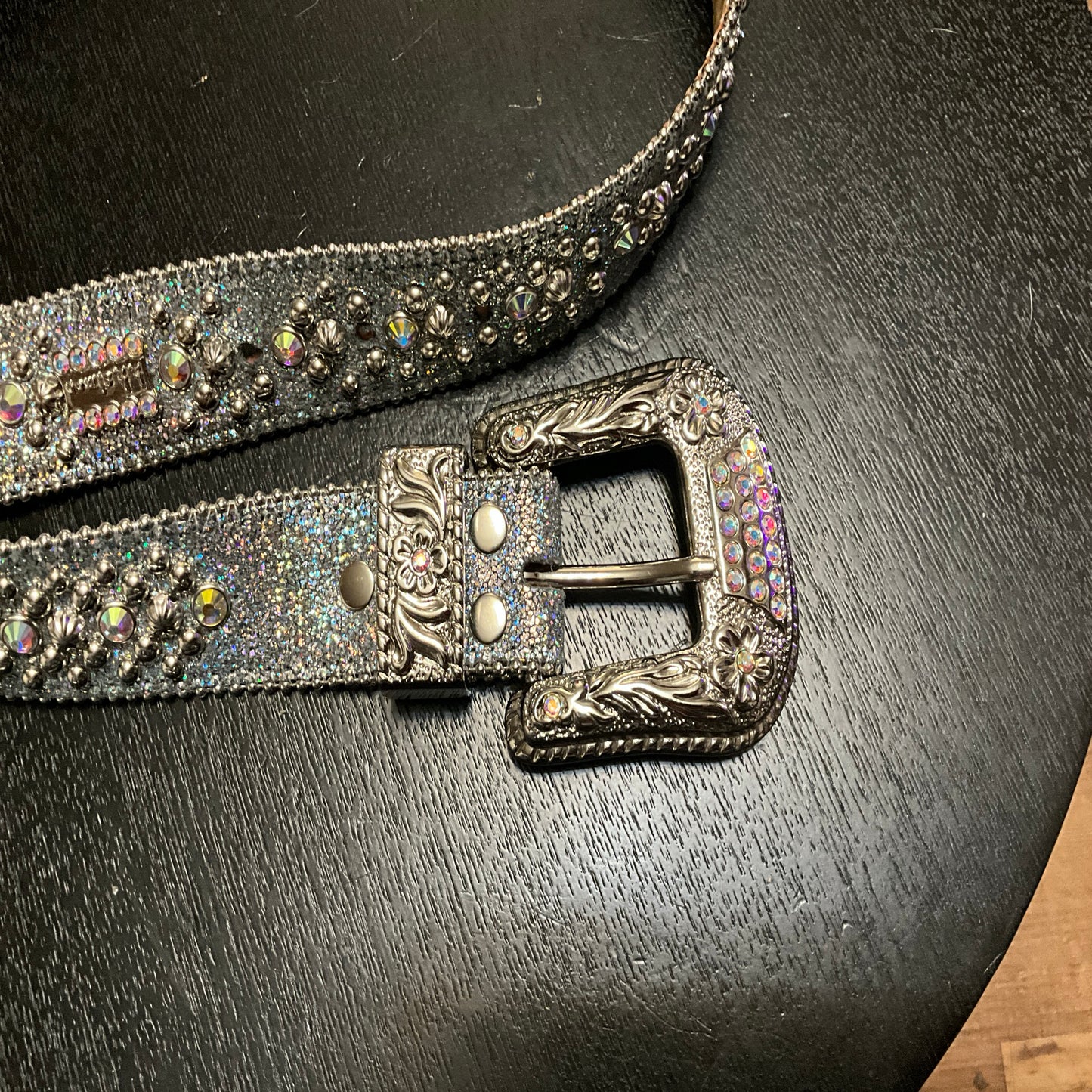 B.B. Simon Trojan Iridescent Silver Swarovski Crystal Scales Belt Size 32 Luxury Designer Belt